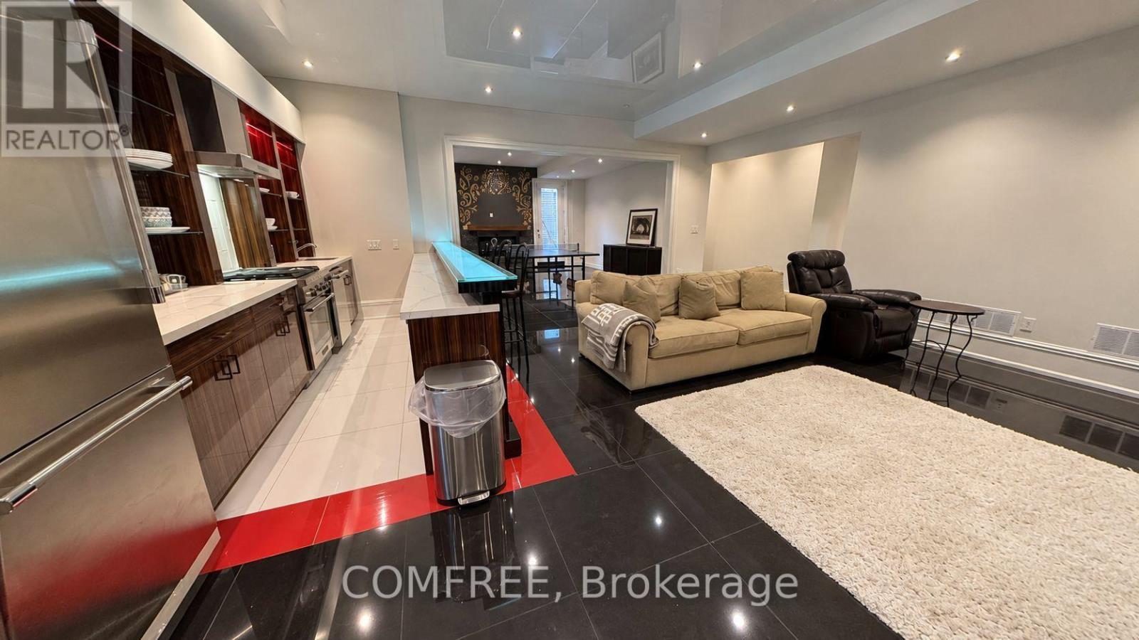 56 MAY AVENUE - 43