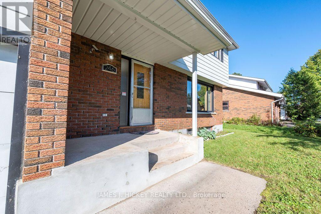 246 THOMAS STREET, Deep River — photo 3