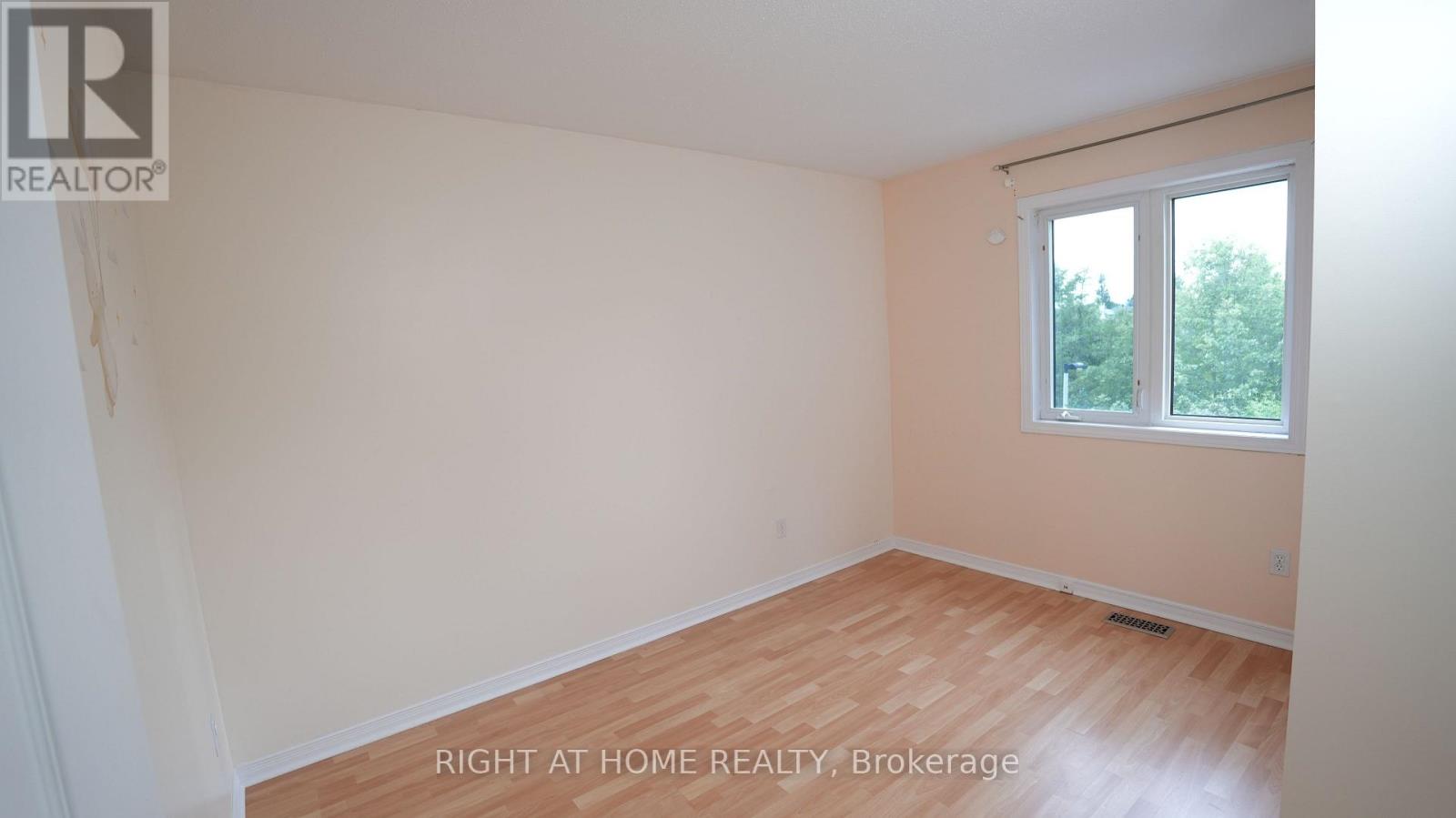 672 FARMBROOK CRESCENT - Image 21