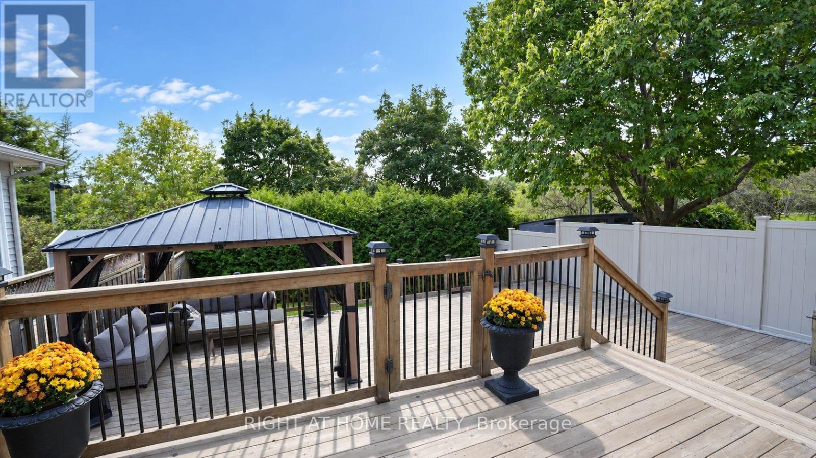 672 FARMBROOK CRESCENT - Image 31