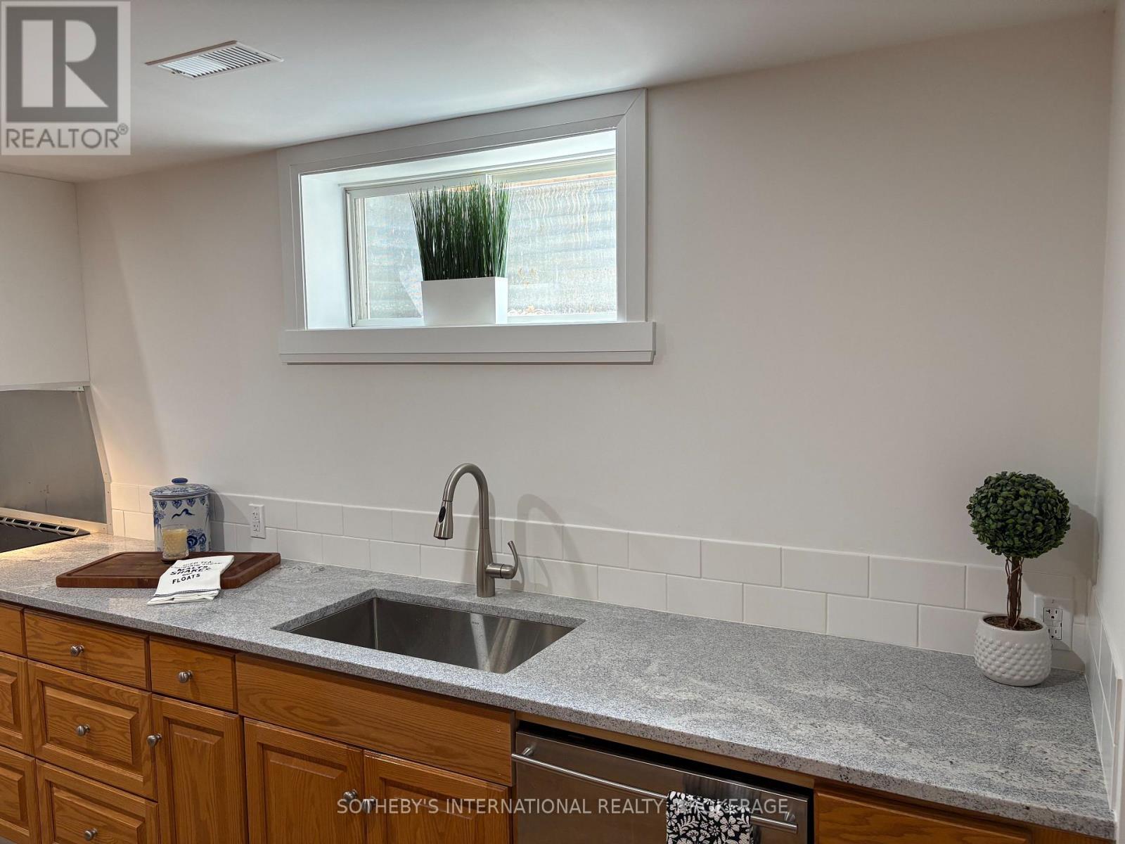 71 STELLA STREET, Pelham (Fonthill) — photo 7