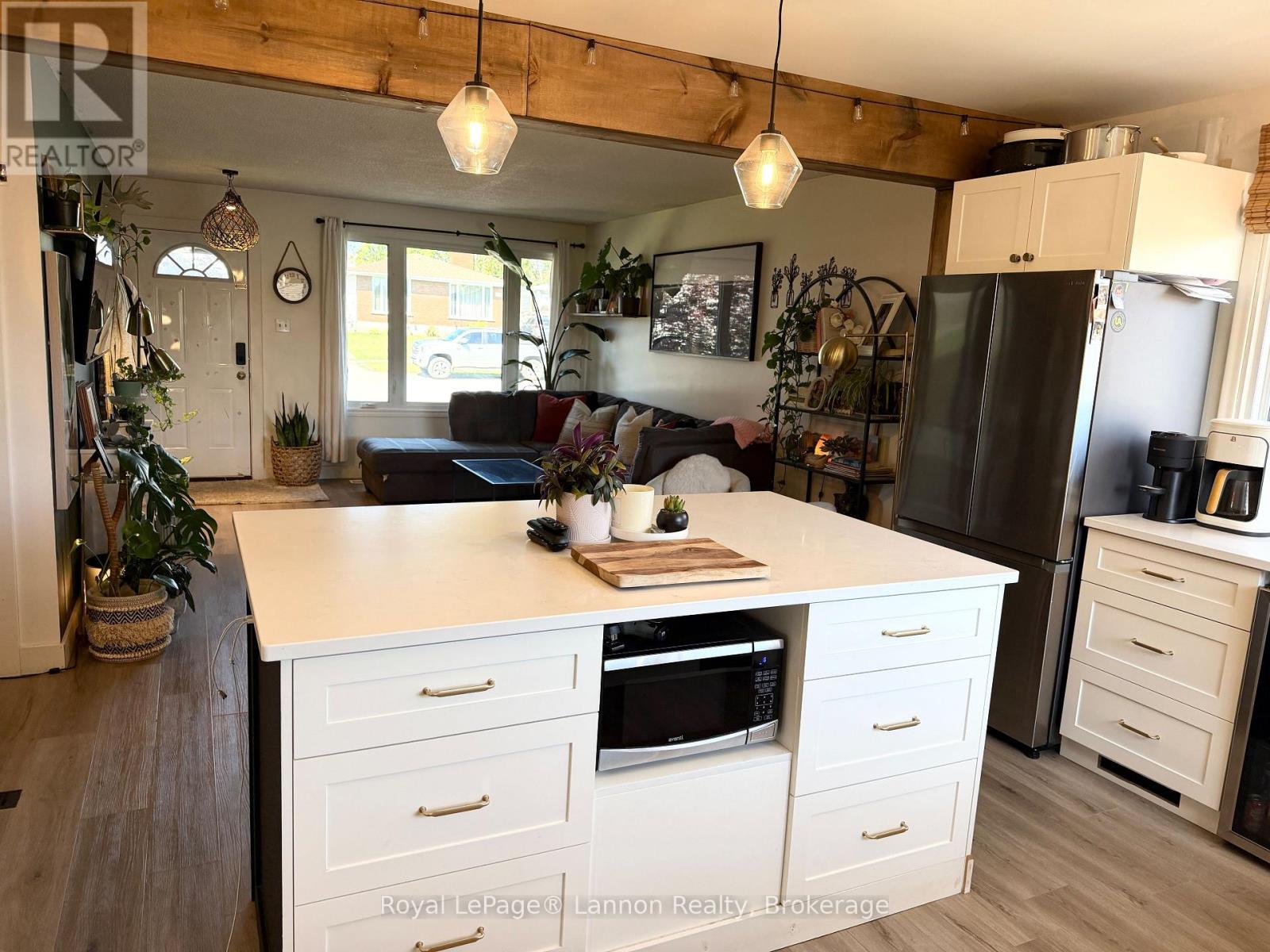 417 STRAND AVENUE - 12