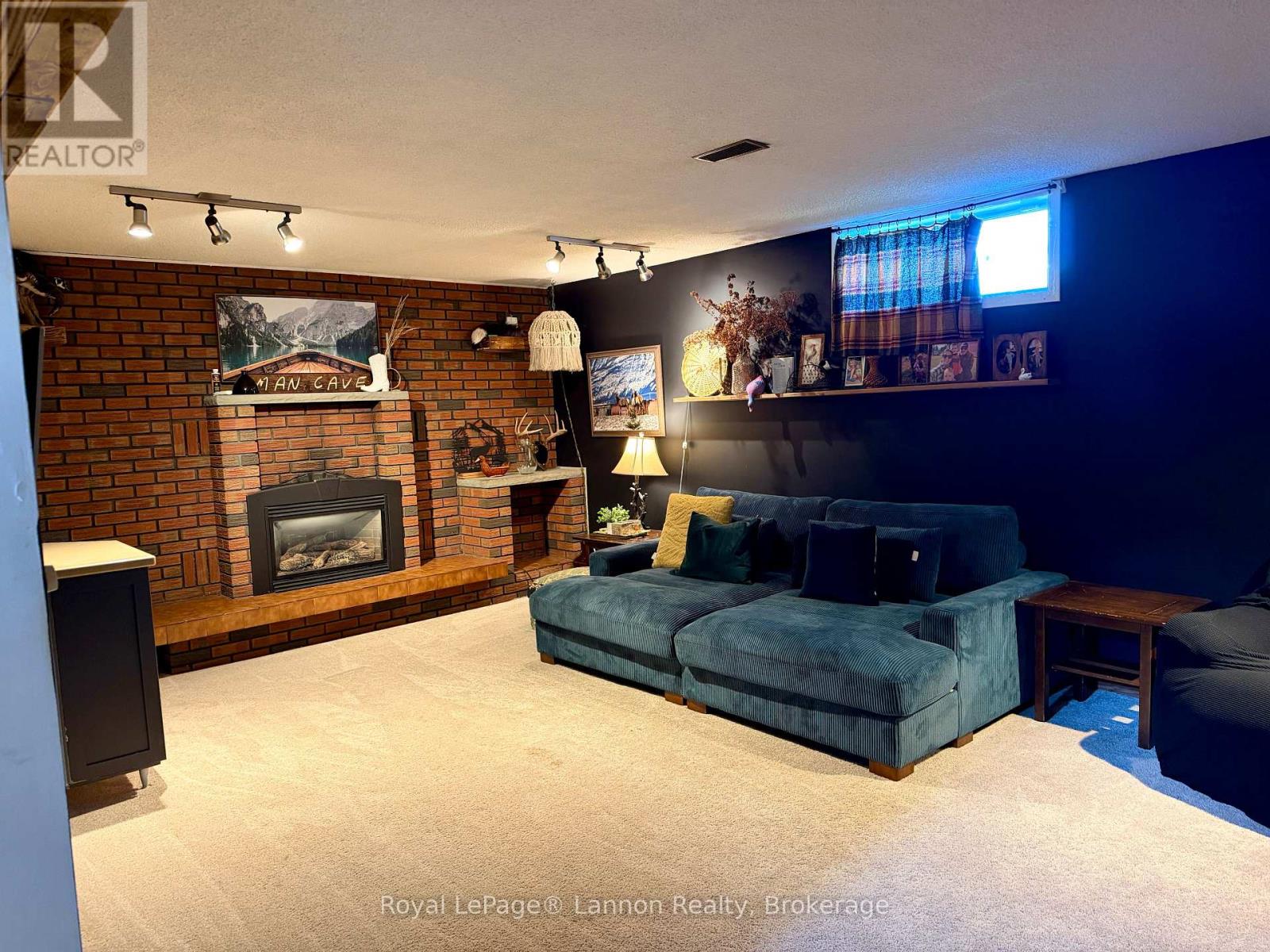 417 STRAND AVENUE - Image 24
