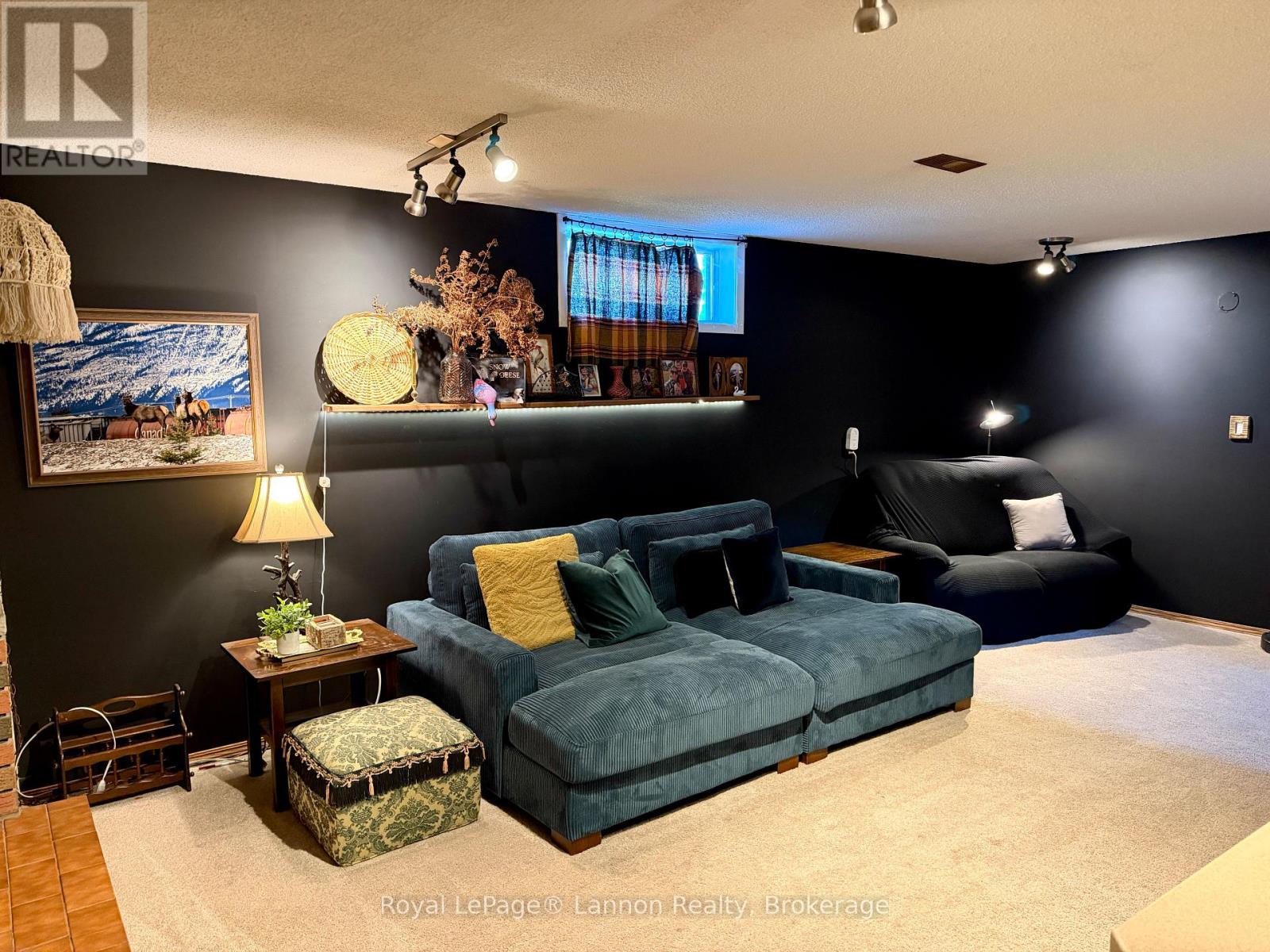 417 STRAND AVENUE - Image 25