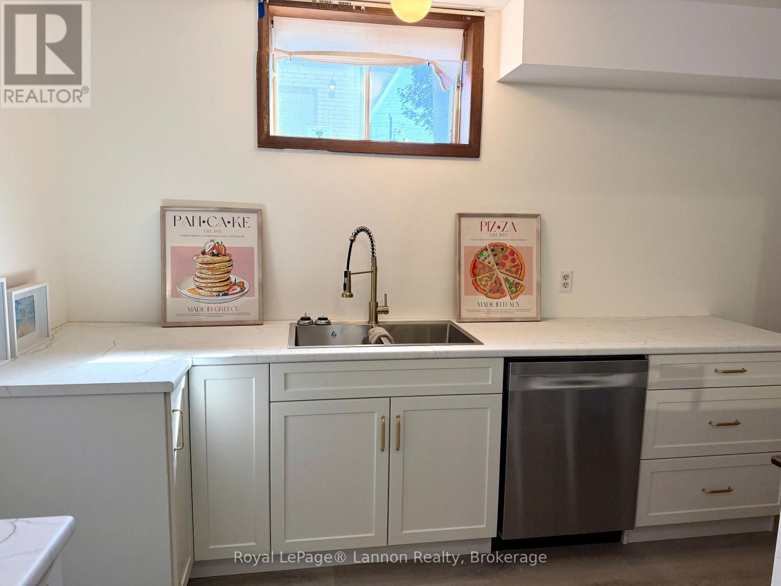 417 STRAND AVENUE - Image 29