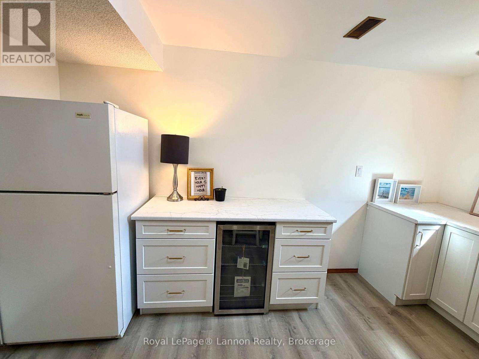 417 STRAND AVENUE - Image 30