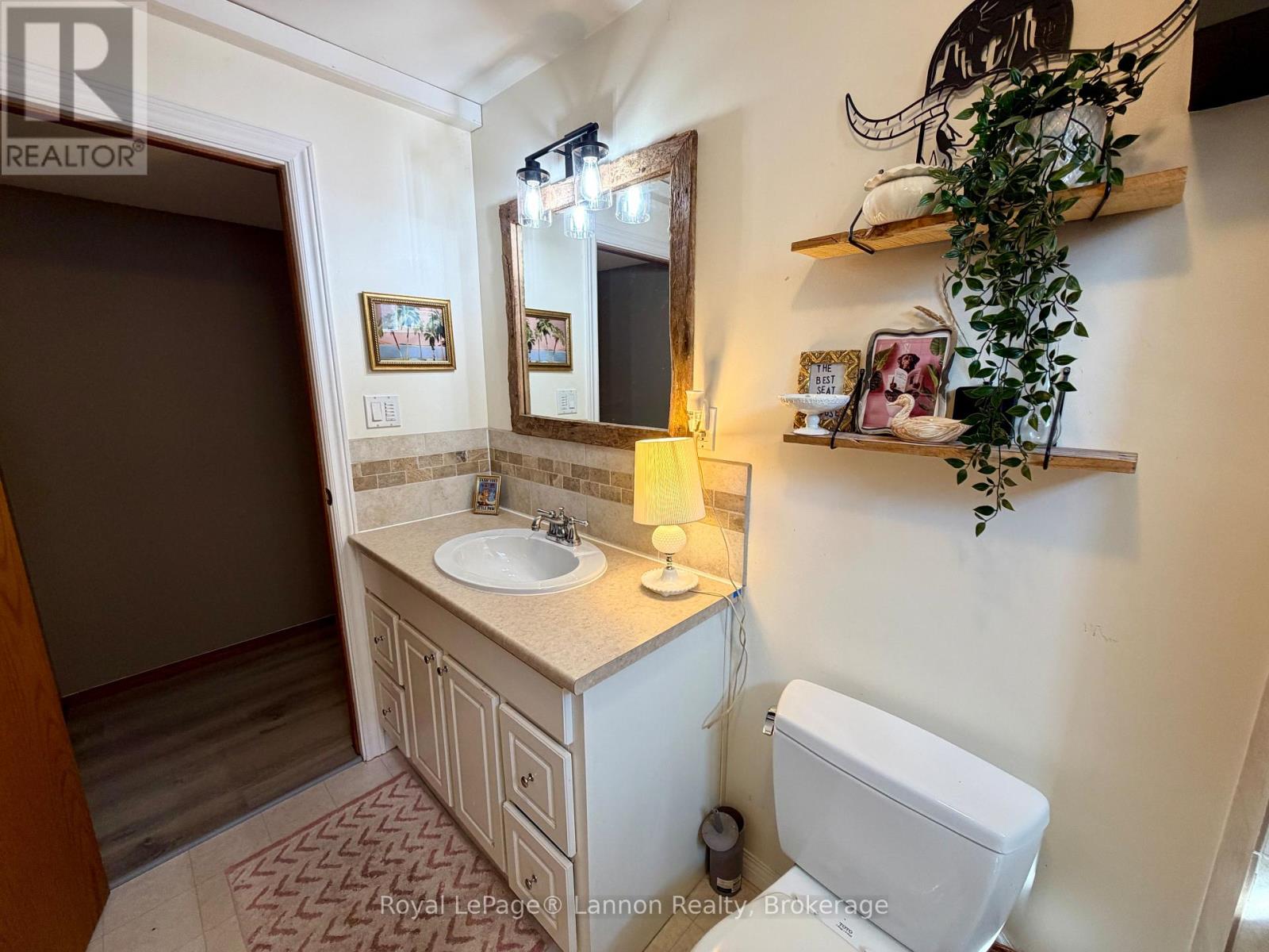 417 STRAND AVENUE - Image 33
