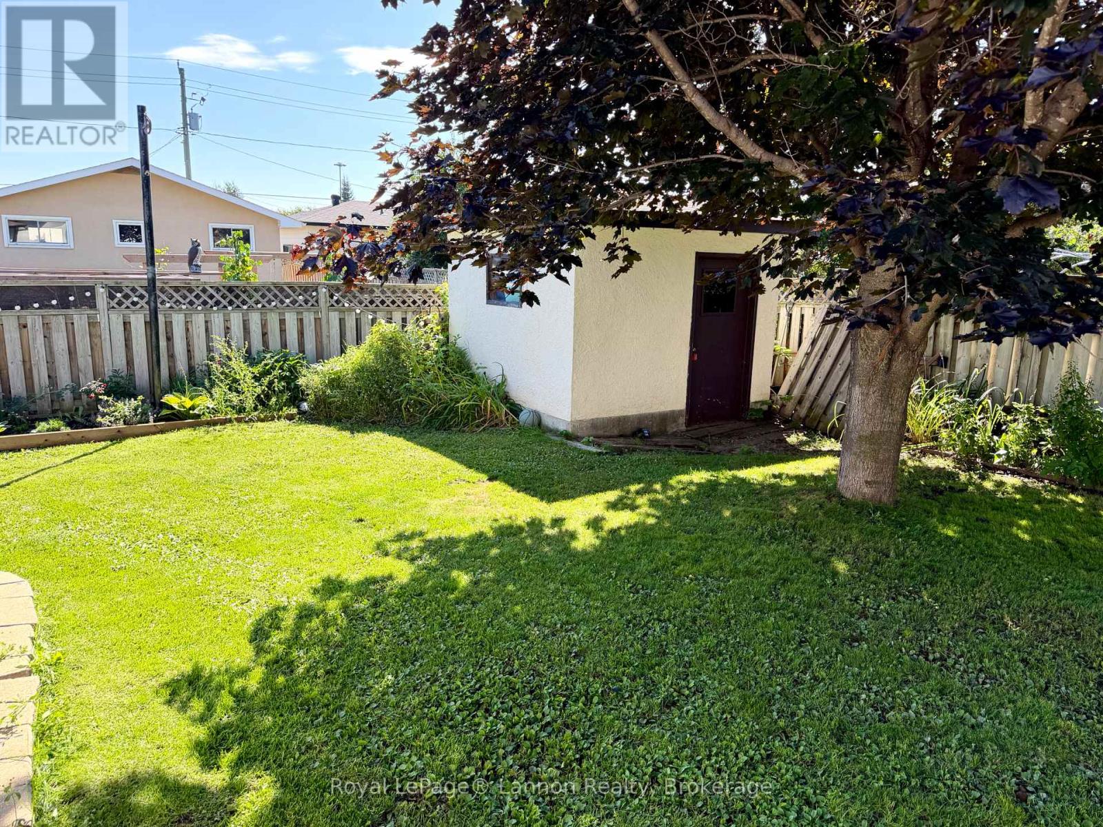 417 STRAND AVENUE - Image 37