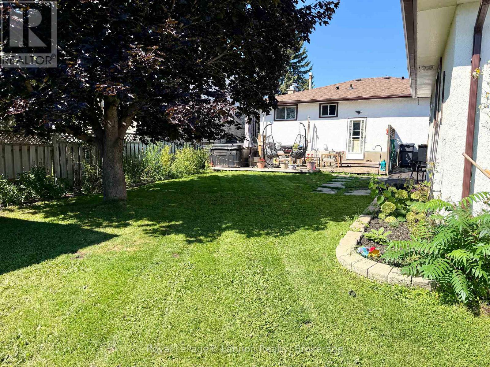 417 STRAND AVENUE - 38