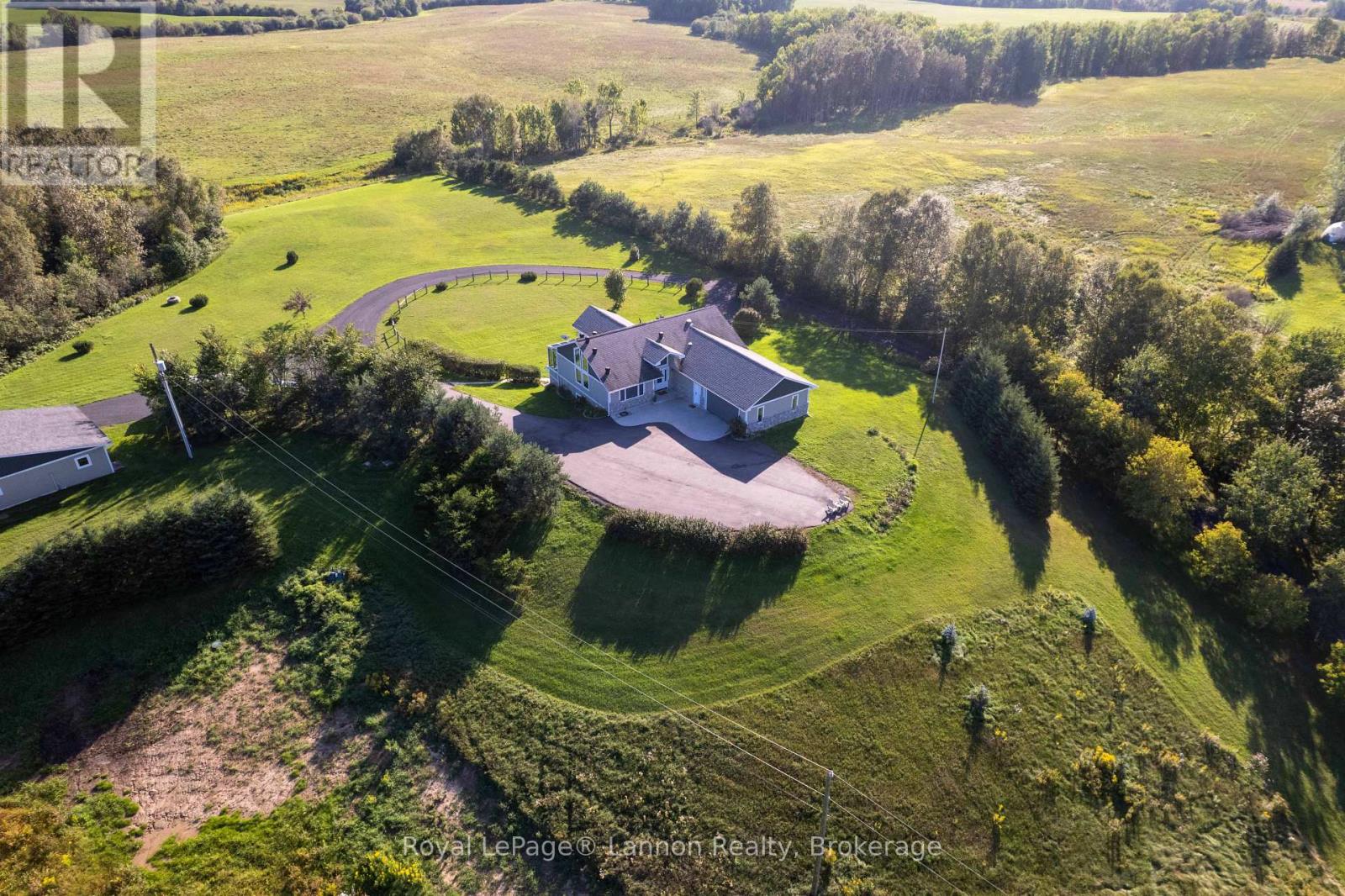 401 BARRIE DRIVE, Oliver Paipoonge (Kakabeka Falls) — photo 2