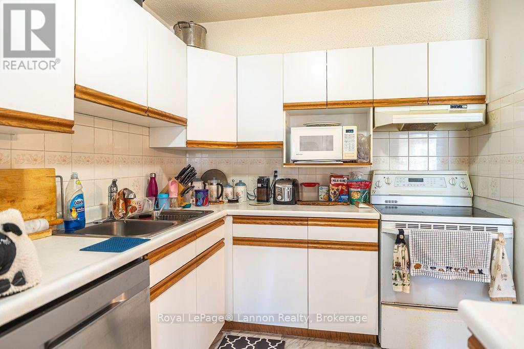#205 780 GORDON STREET - 11