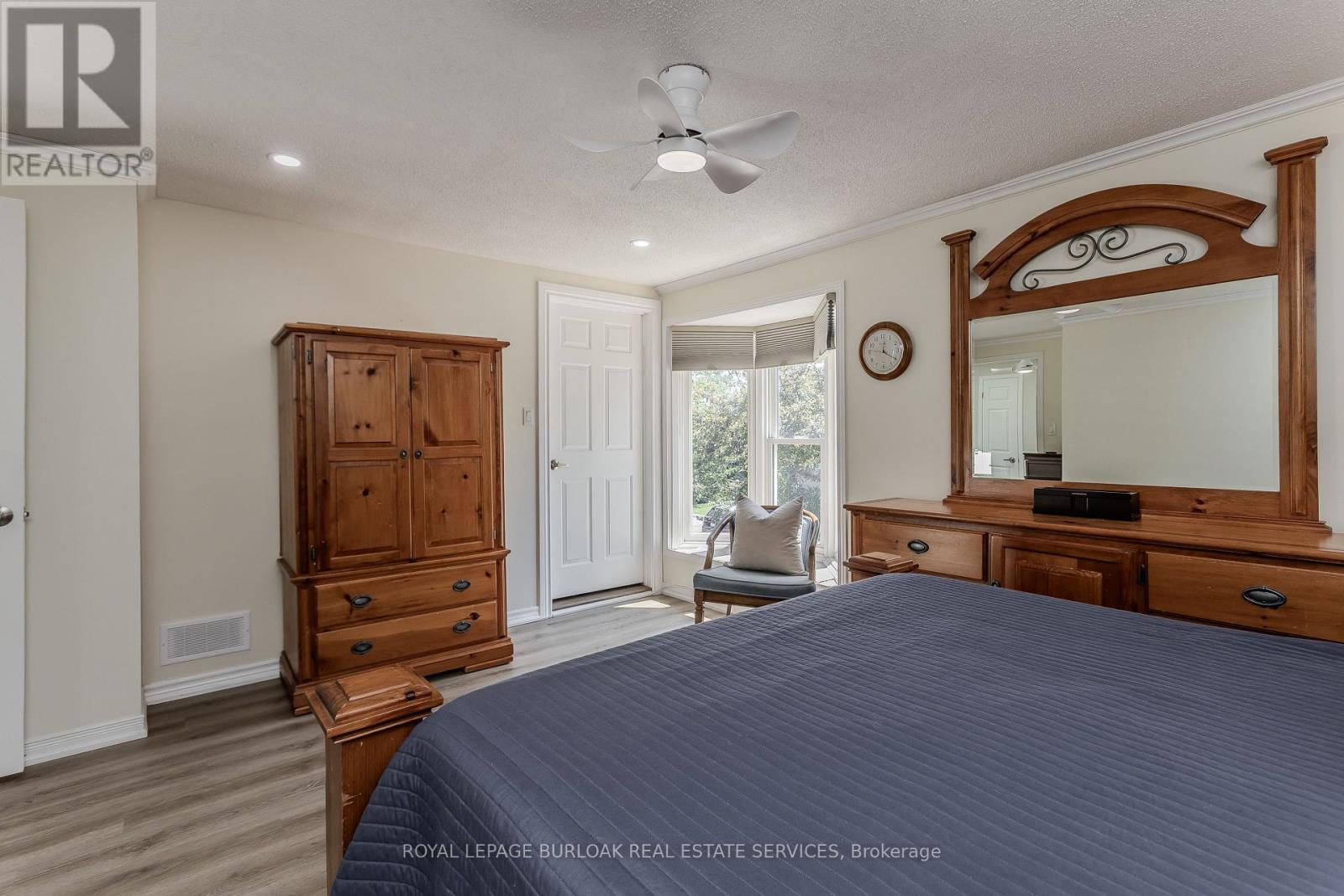 #9 5411 LAKESHORE ROAD - Image 17