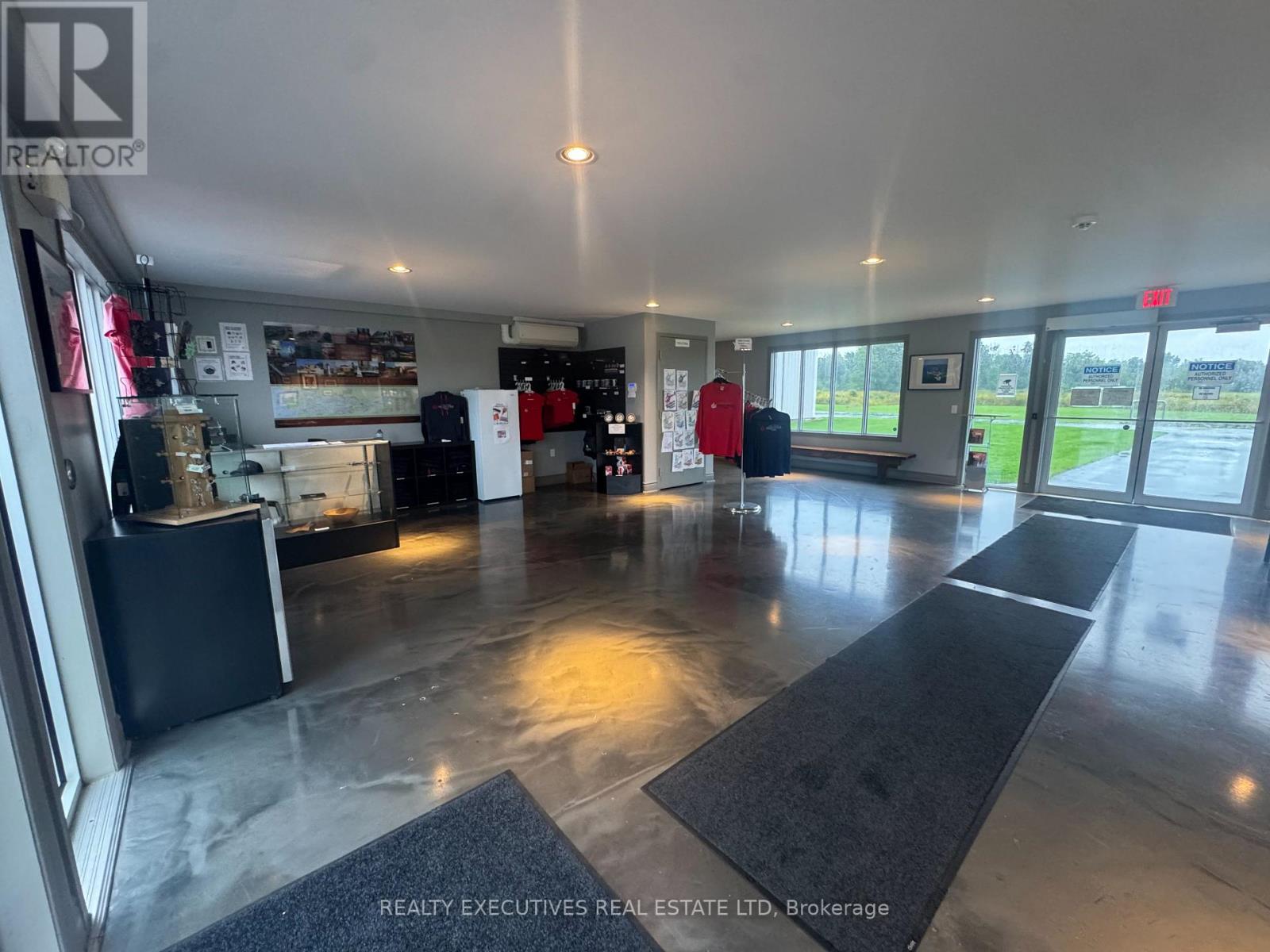 88 32 HIGHWAY N, Front of Leeds & Seeleys Bay — photo 9