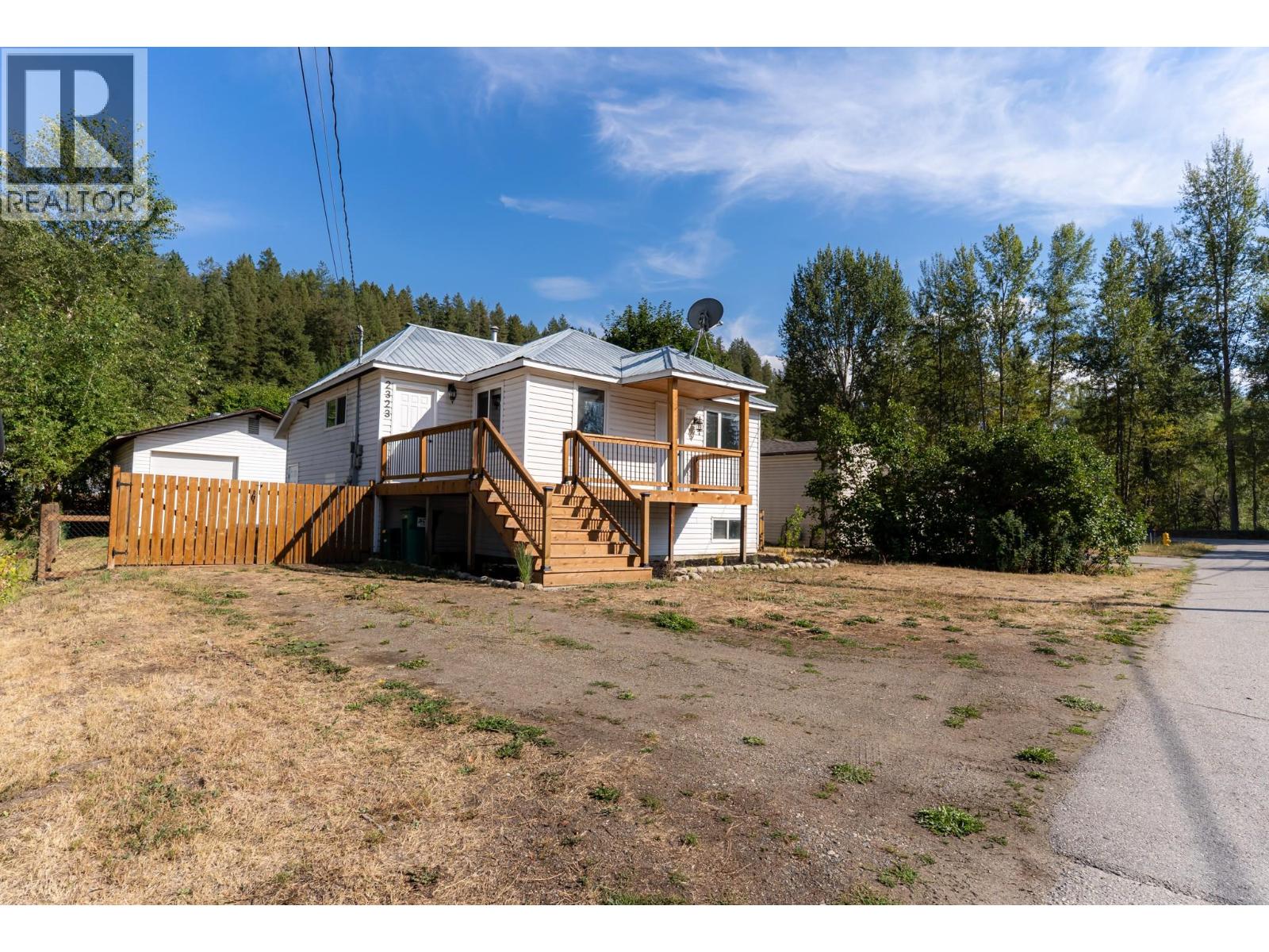2323 Vale Avenue, Lumby