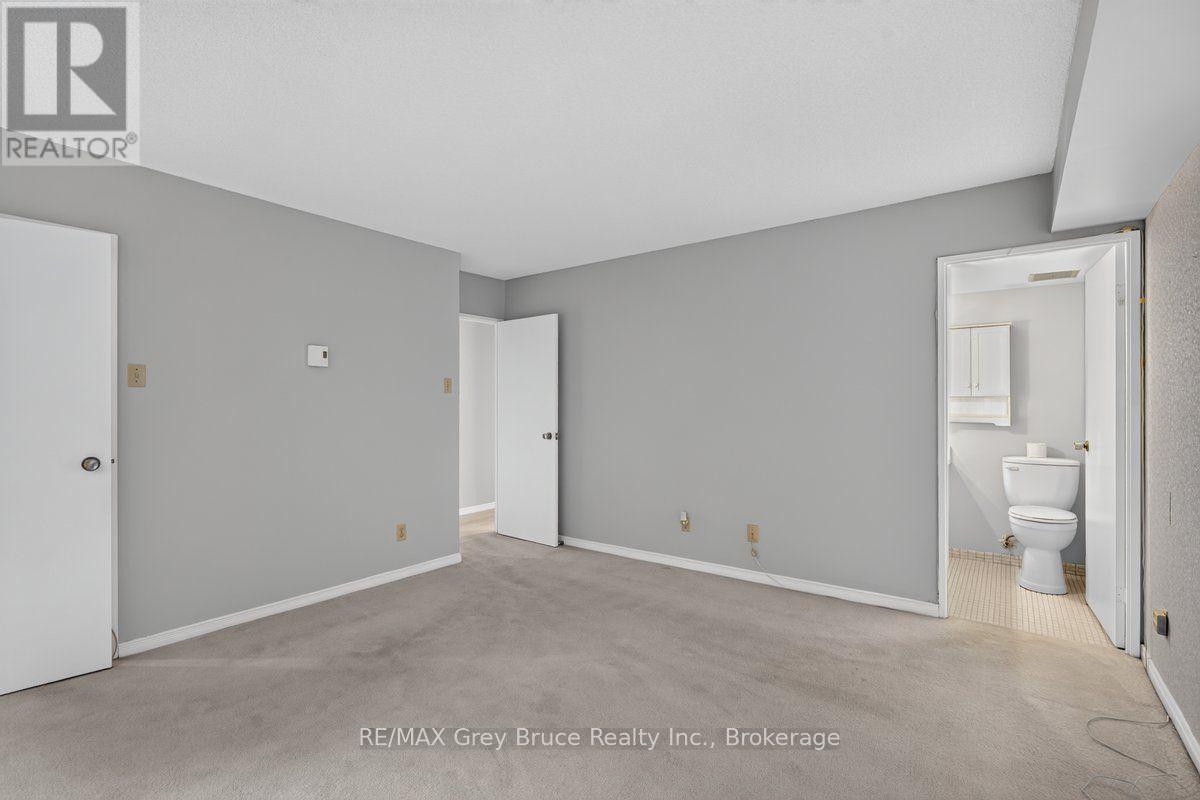 #208 860 9TH STREET - 18