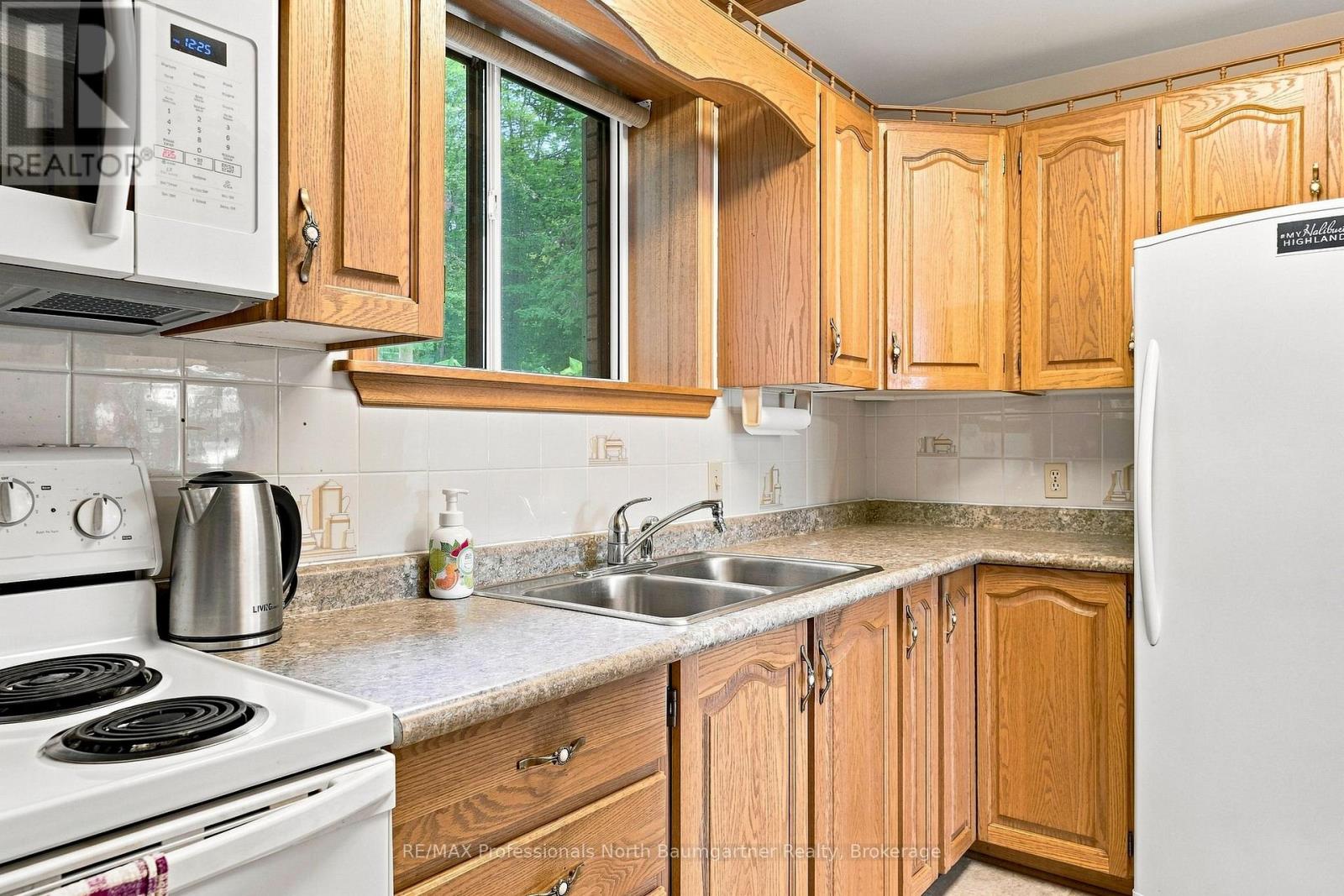 5932 HALIBURTON LAKE ROAD - Image 24