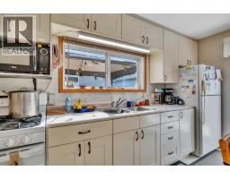 Kitchen - 76 Buskmose Drive, Grandview, AB T0C2C0 Photo 8