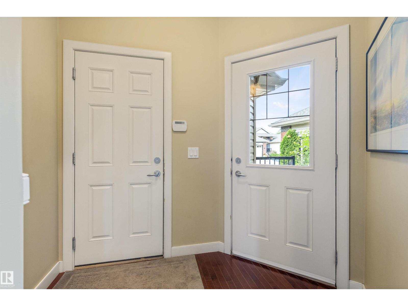 #10 841 156 ST NW - 4