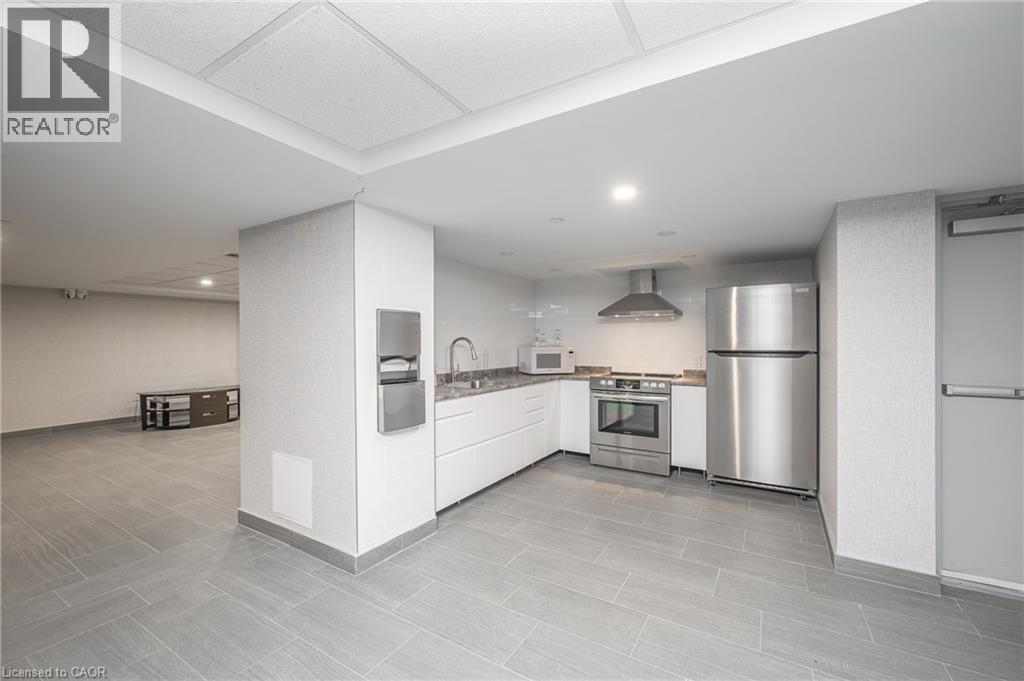 #1210 700 DYNES Road - 35