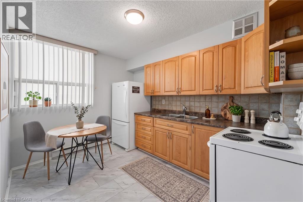 #1210 700 DYNES Road - 19