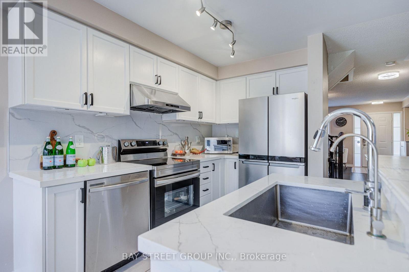 25 WATERTON CRESCENT - 11