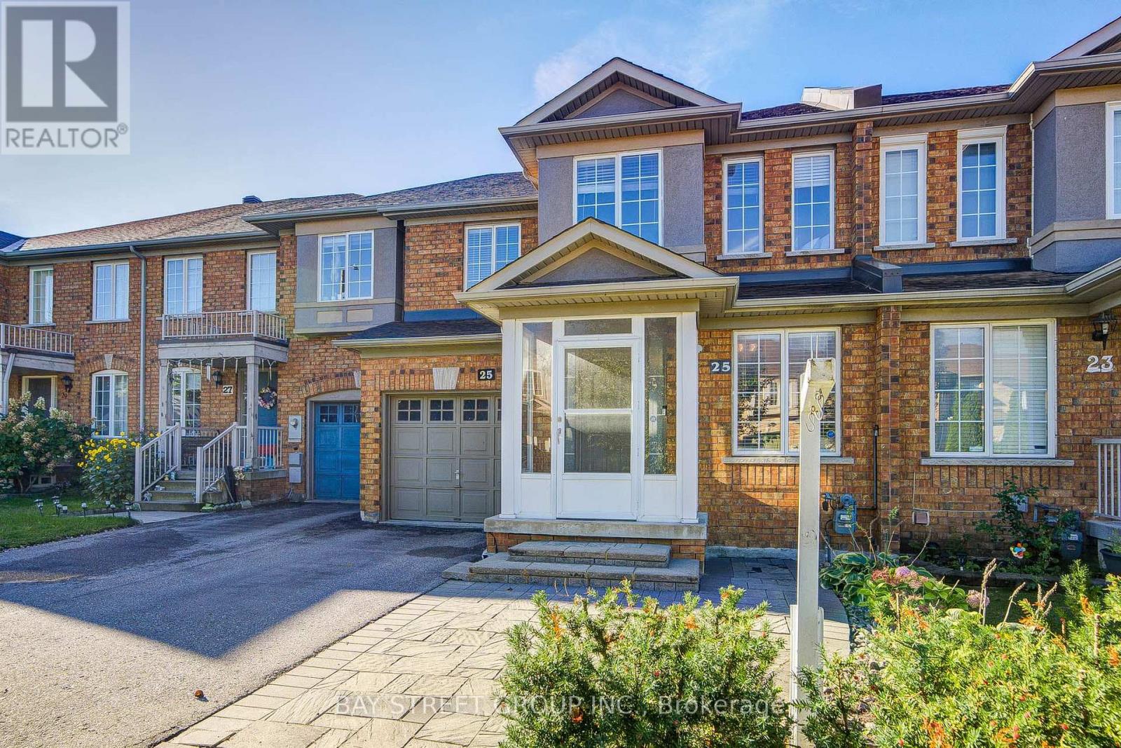 25 WATERTON CRESCENT - 2