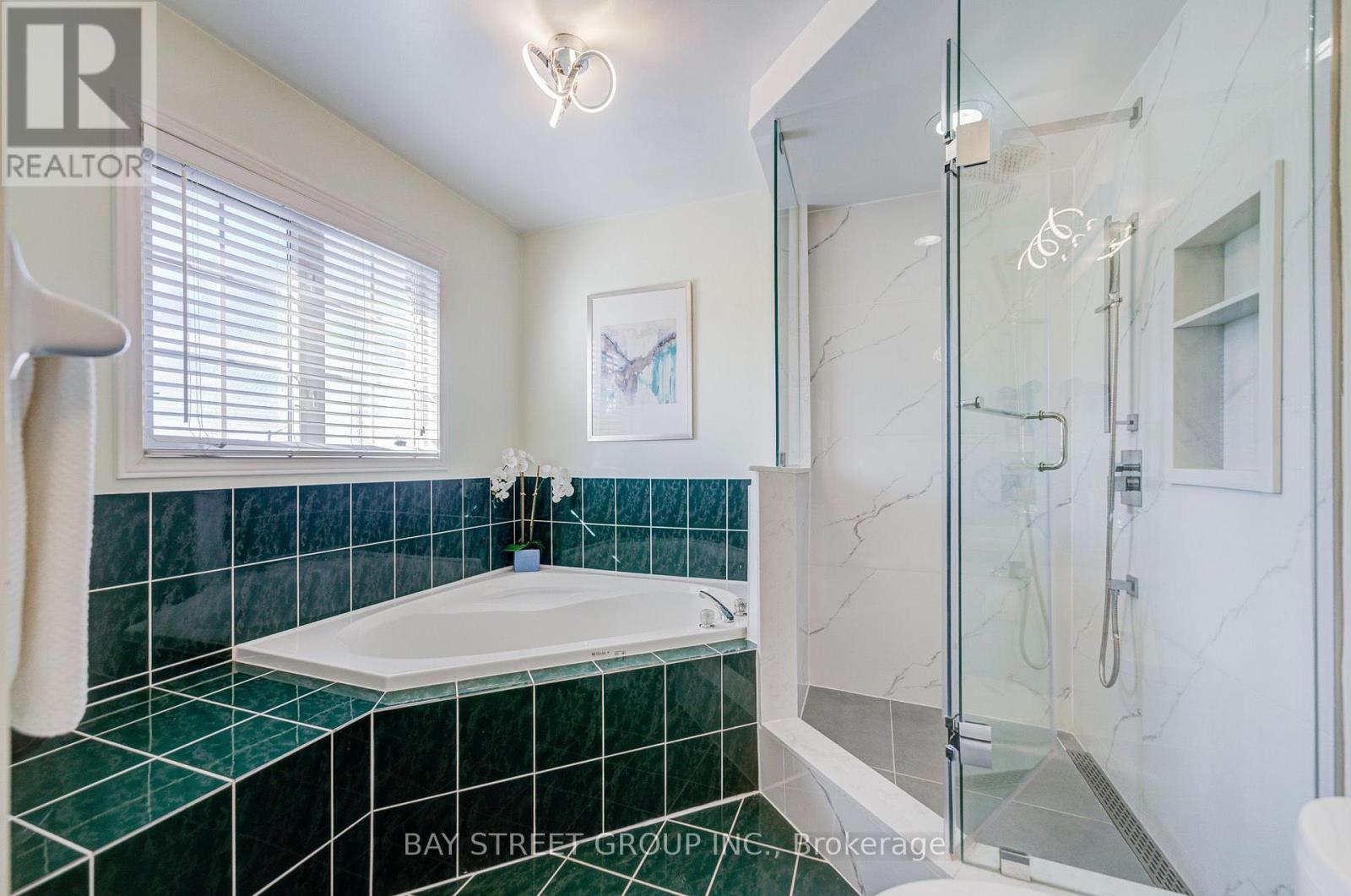25 WATERTON CRESCENT - 20