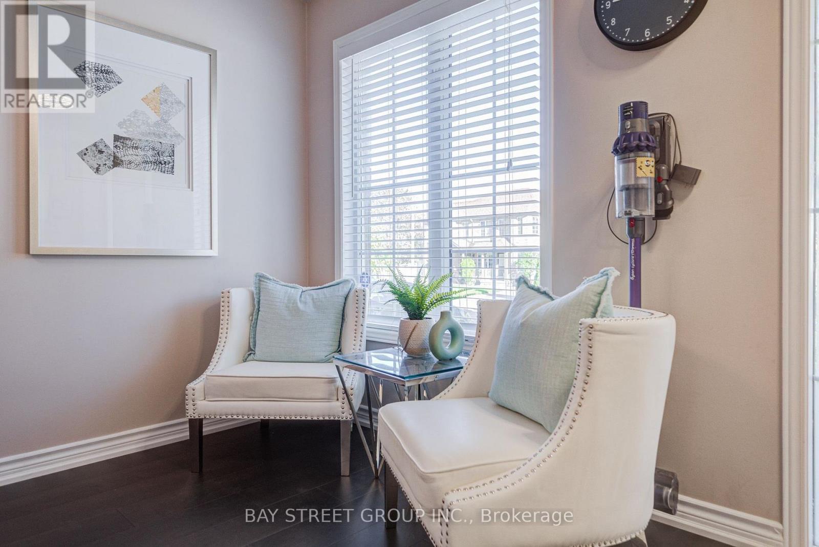 25 WATERTON CRESCENT - 4