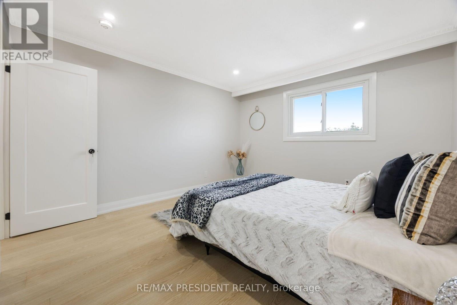 5 SIMMONS BOULEVARD - 17