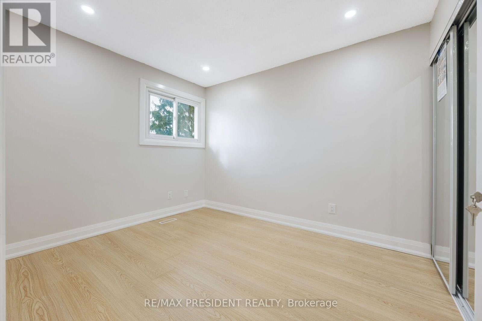 5 SIMMONS BOULEVARD - 24