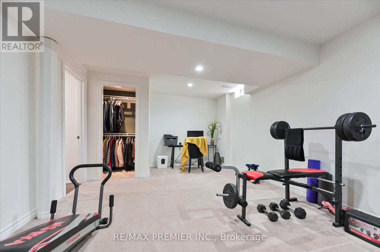4 ARCHBURY CIRCLE - Image 30
