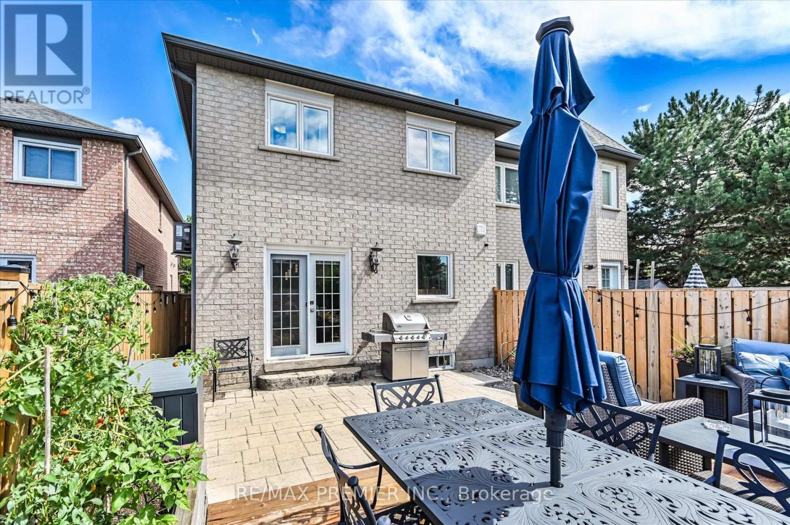 4 ARCHBURY CIRCLE - 35