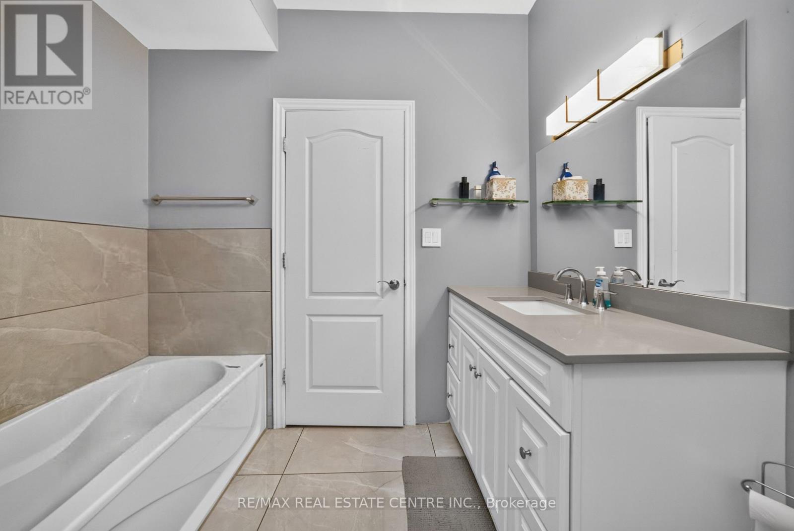 3 TWIN WILLOW CRESCENT - 14