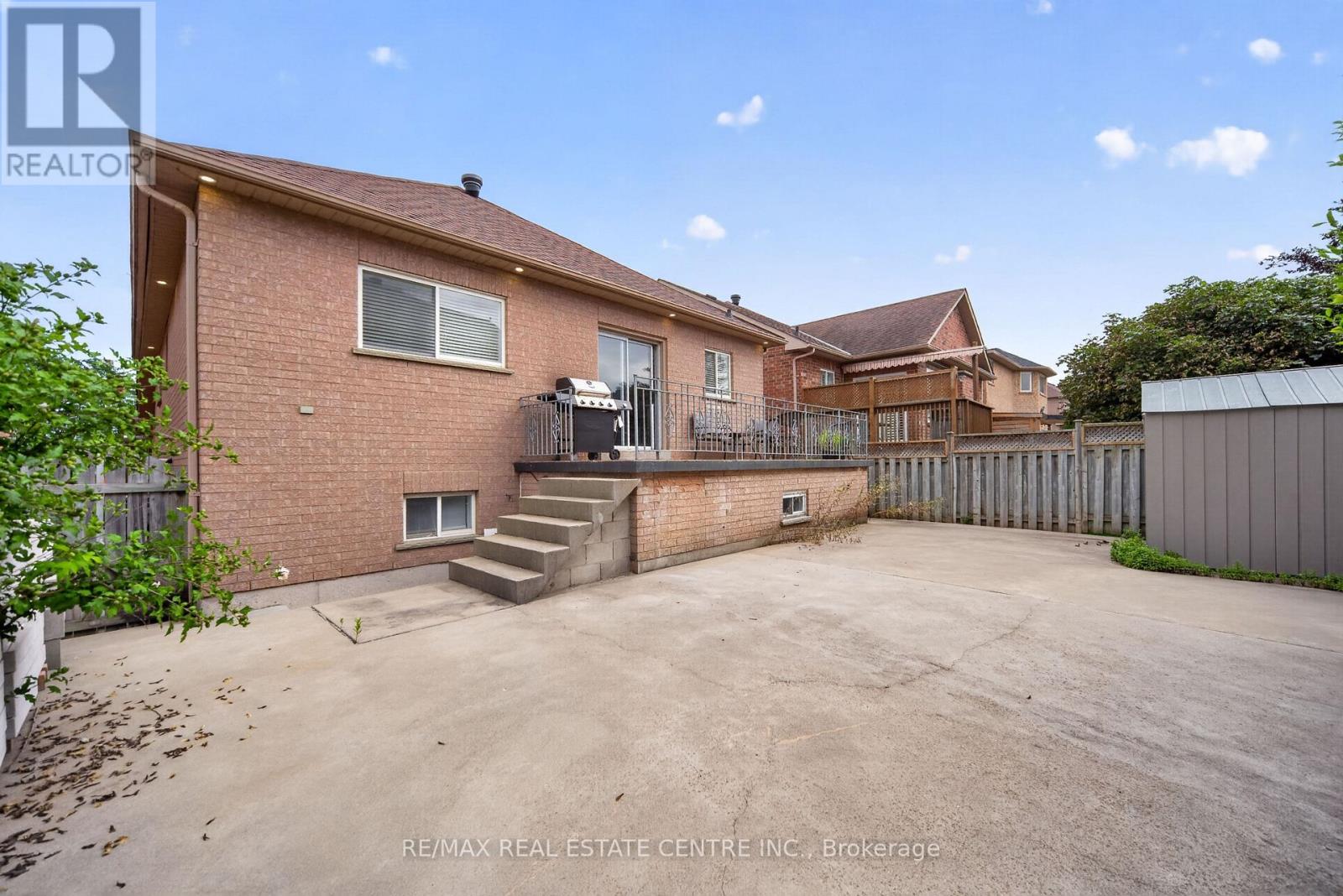 3 TWIN WILLOW CRESCENT - 30