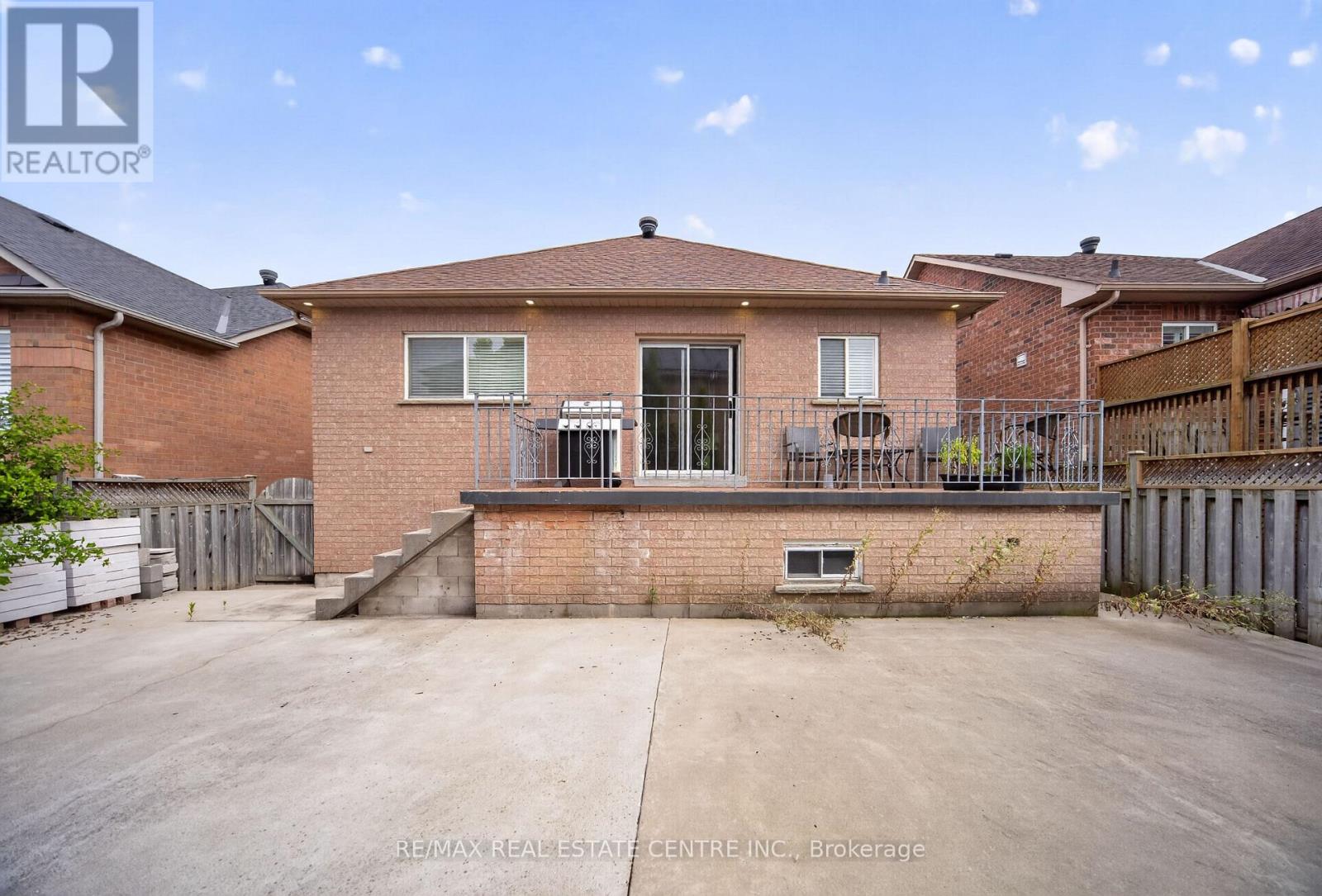 3 TWIN WILLOW CRESCENT - 31