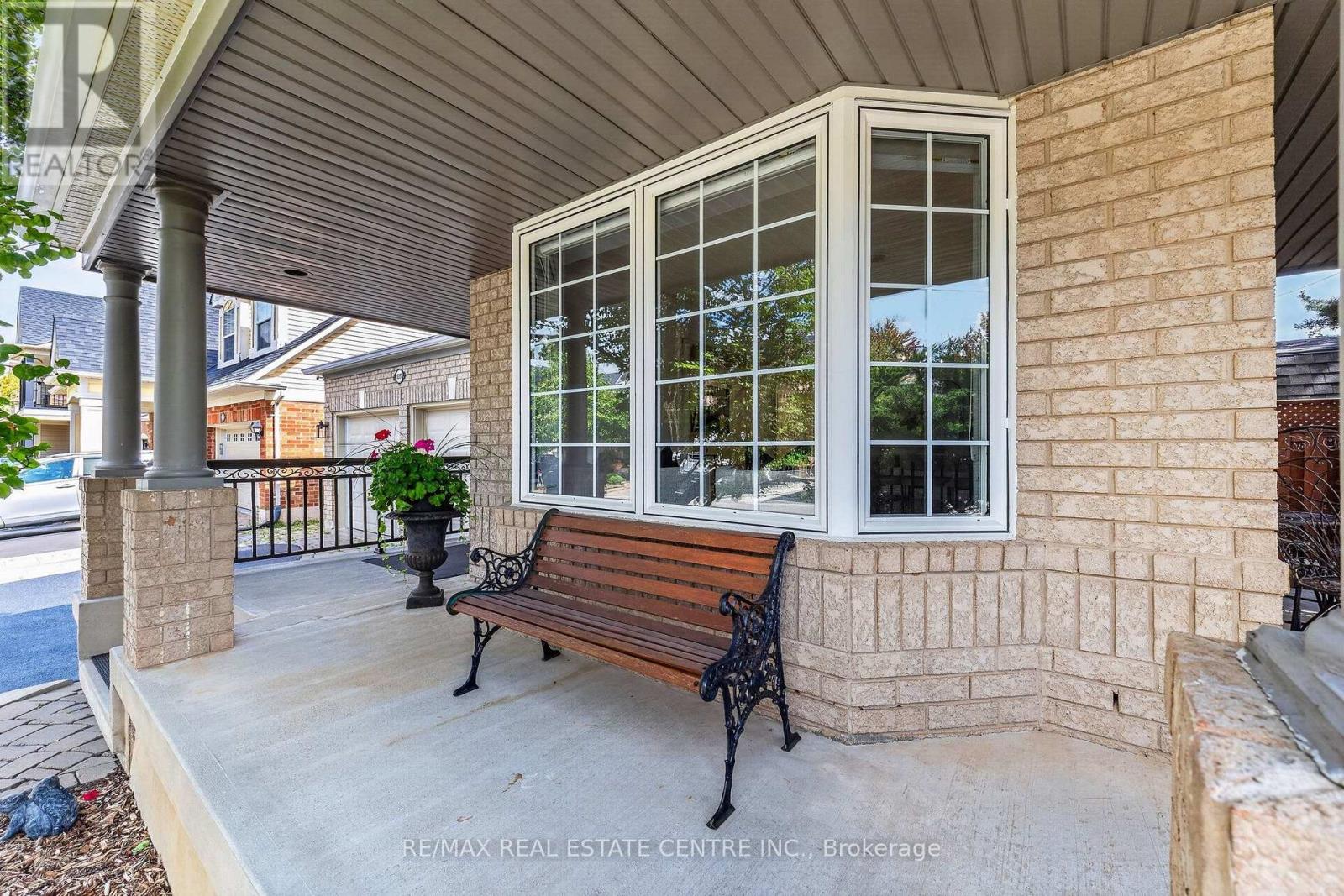1667 DEMPSEY CRESCENT - 4