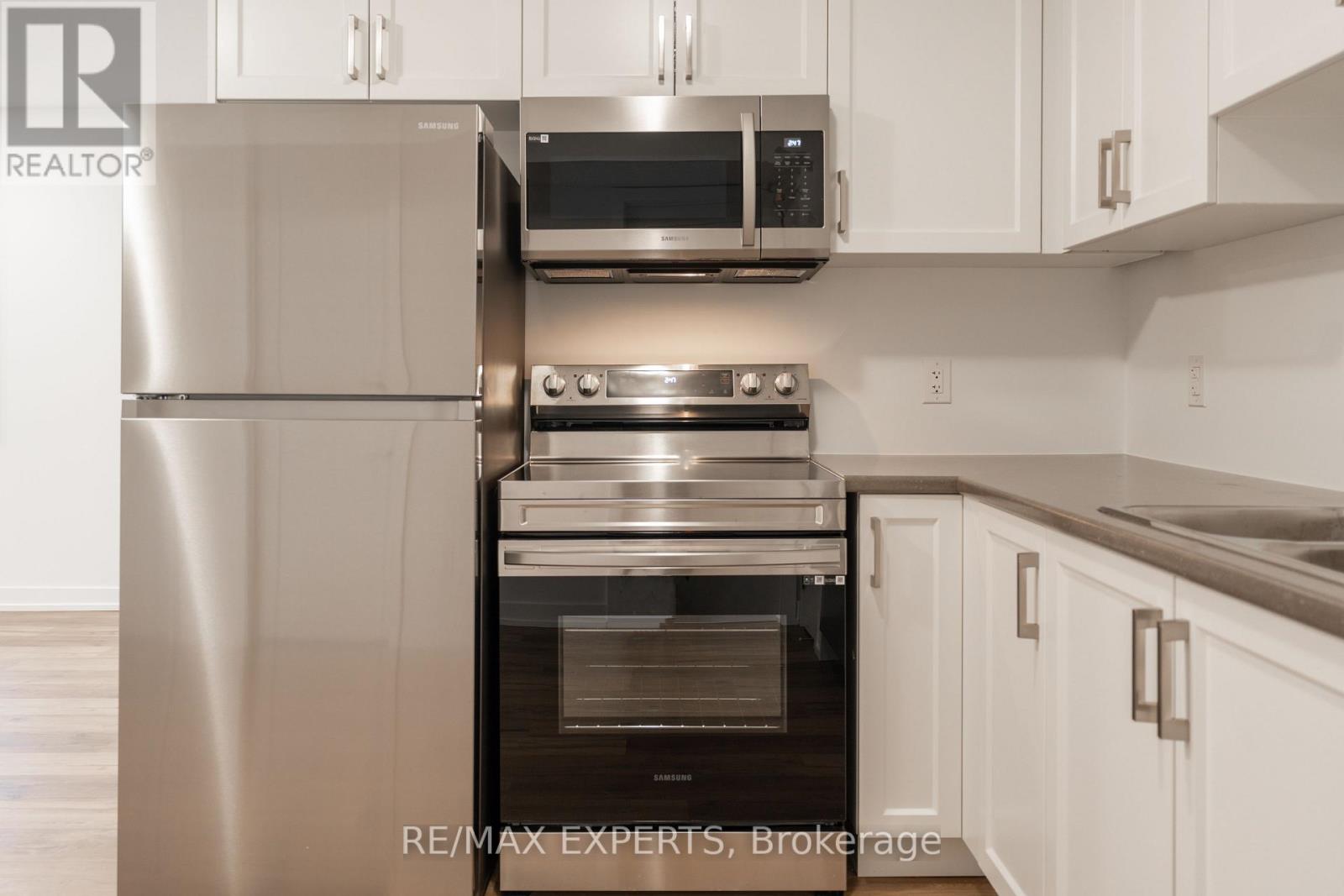 #435 4263 FOURTH AVENUE - 10