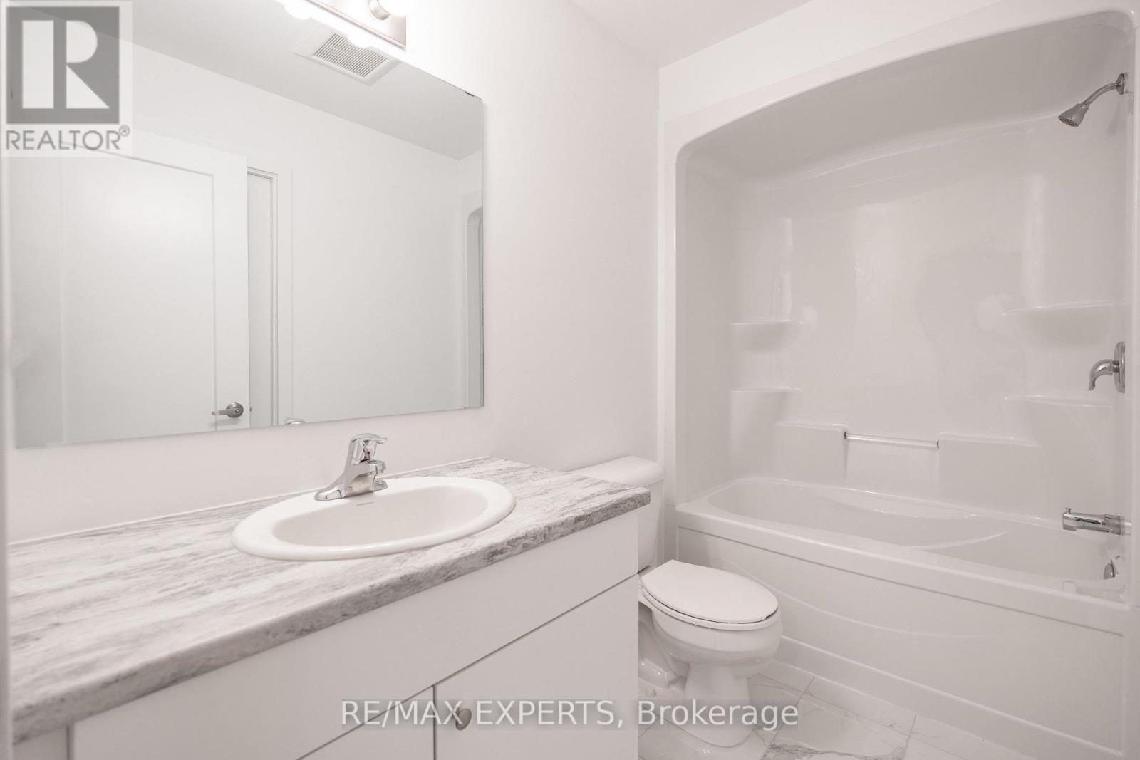 #435 4263 FOURTH AVENUE - 25