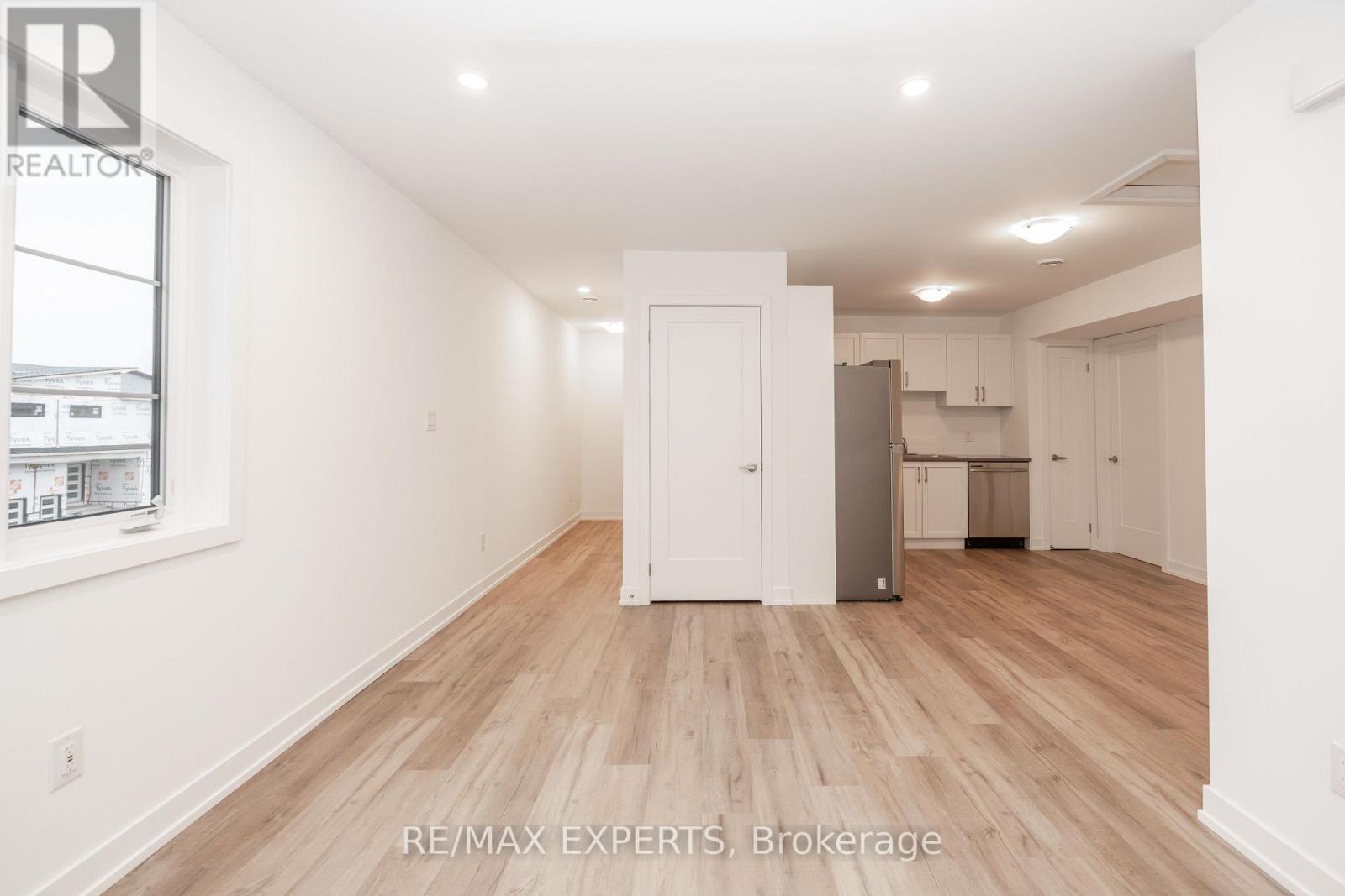 #435 4263 FOURTH AVENUE - 5