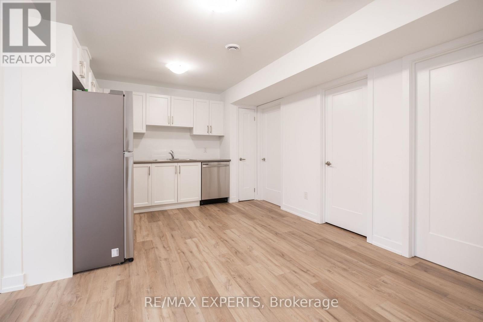 #435 4263 FOURTH AVENUE - 6