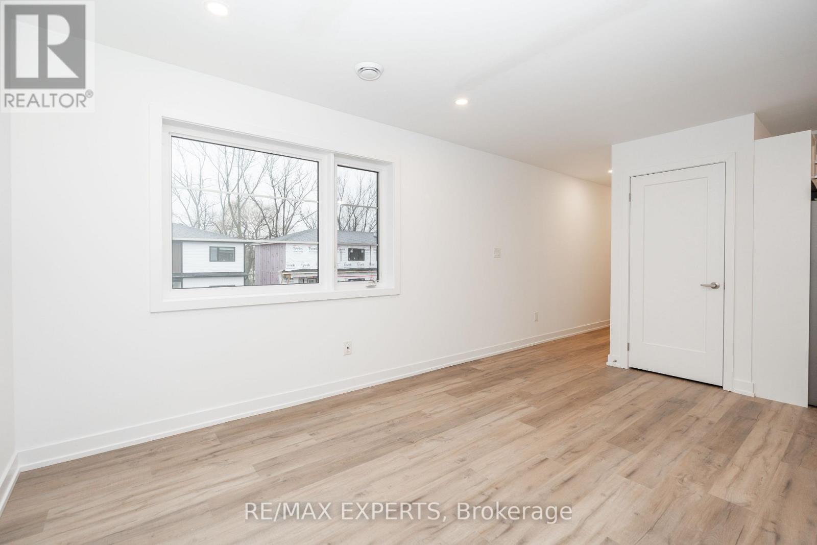 #435 4263 FOURTH AVENUE - 7