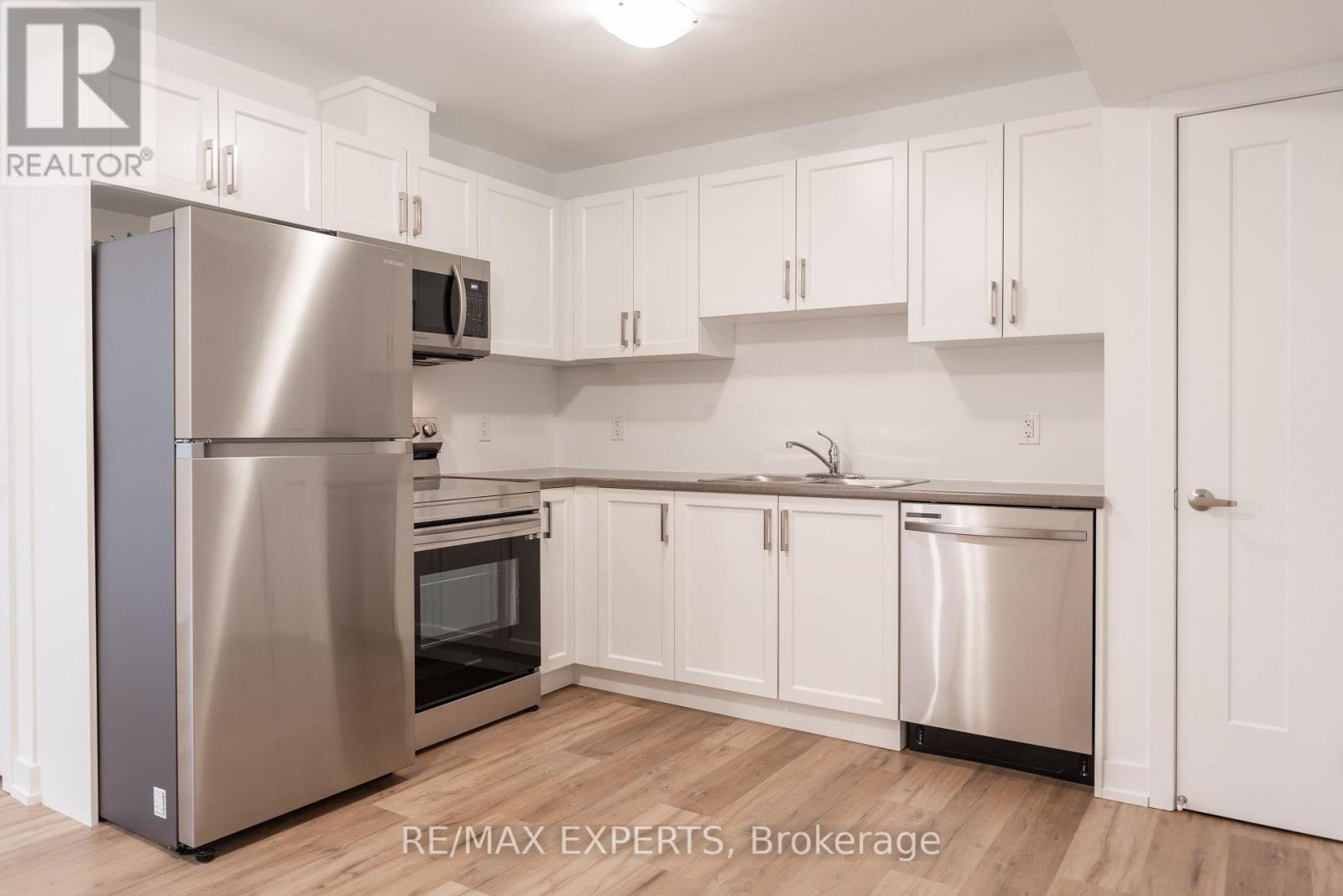 #435 4263 FOURTH AVENUE - 9