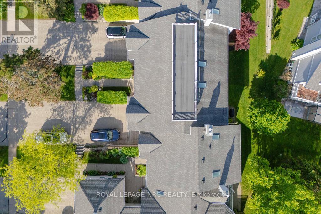 #13 1 LAKESIDE DRIVE - Image 33