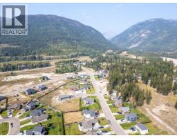 2405 Osprey Court, Sparwood, BC V0B2G2 Photo 14