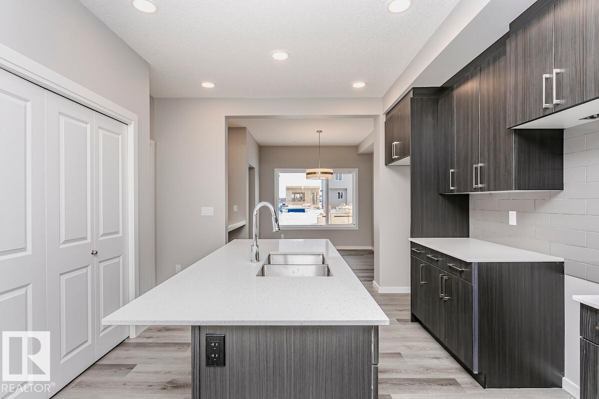 328 Hawthorne WY - 8