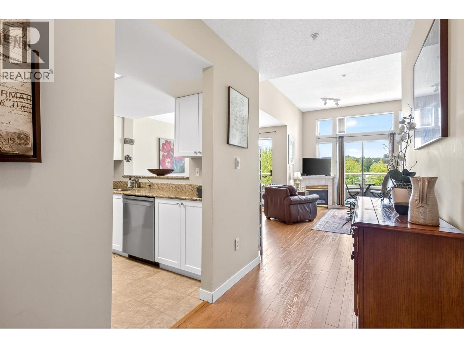 409 220 NEWPORT DRIVE, Port Moody — photo 3