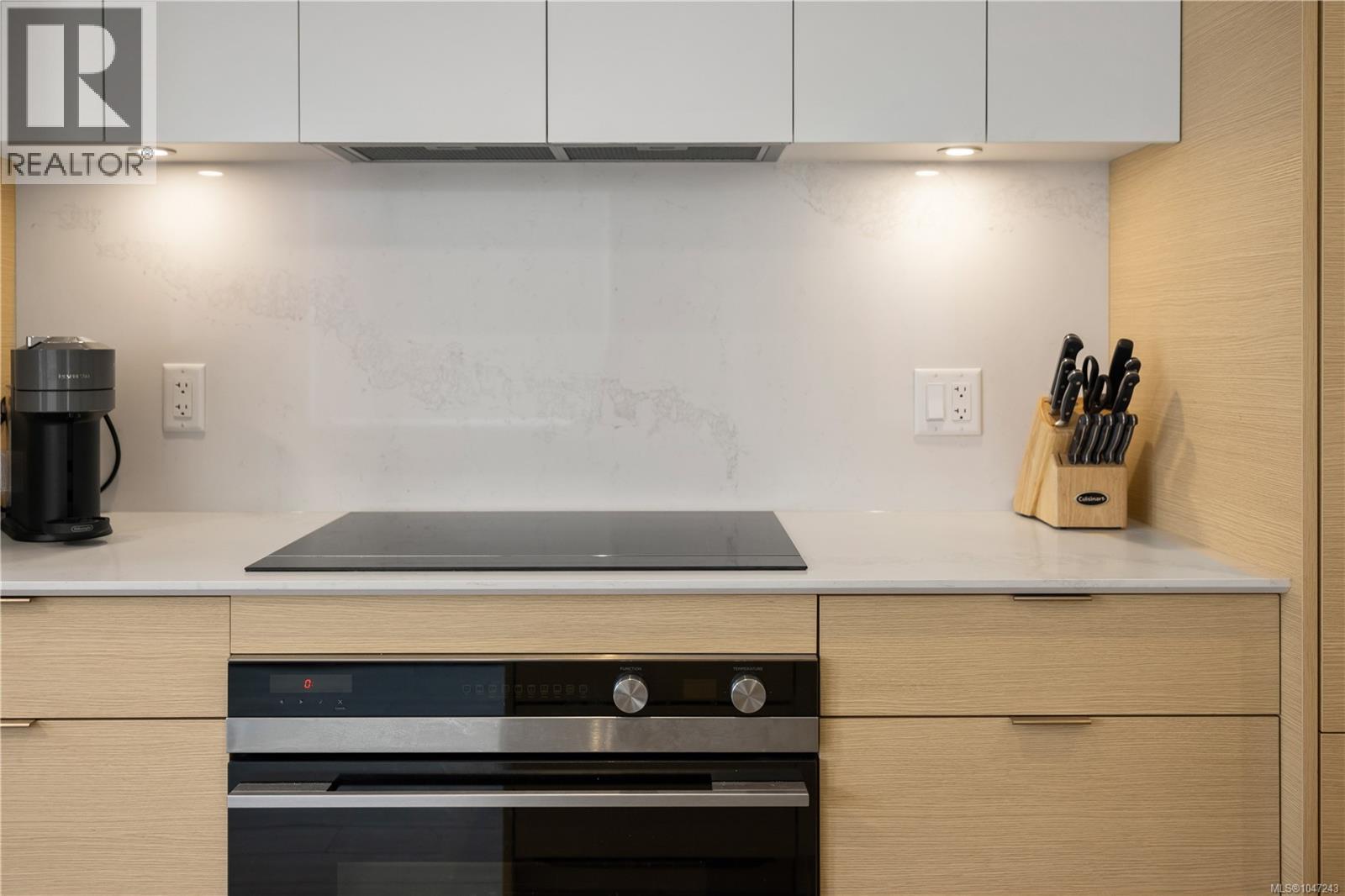 #403 848 Yates St - 8