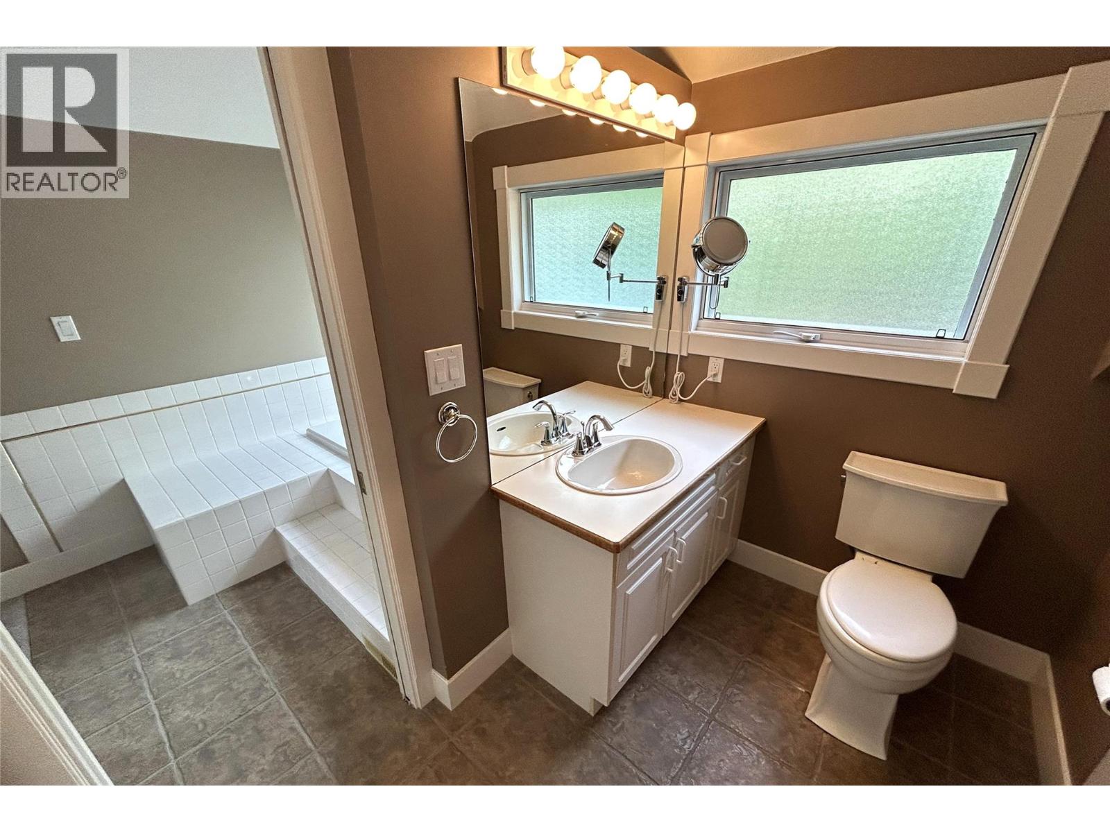 205 Merlin Court - 66