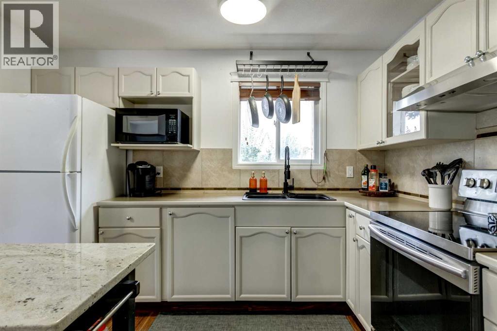 6720 29 Avenue NE - 11