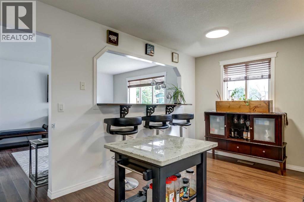 6720 29 Avenue NE - 12